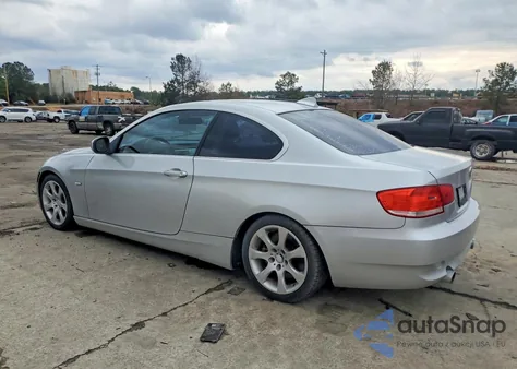 2010 BMW 335 I z USA, uszkodzony, nr VIN WBAWB7C53AP048182